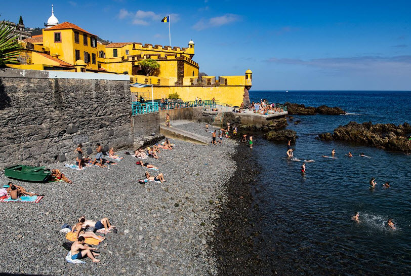 Praia de São Tiago, Funchal, Portugal